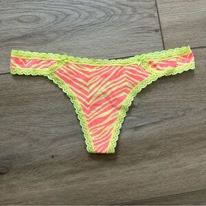 NWOT 2011 VS Pink Vintage Neon Coral Zebra Stripe Lace Trim Bow Thong XS